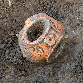 山根遺跡の香炉形土器出土状況 山根遺跡の香炉形土器出土状